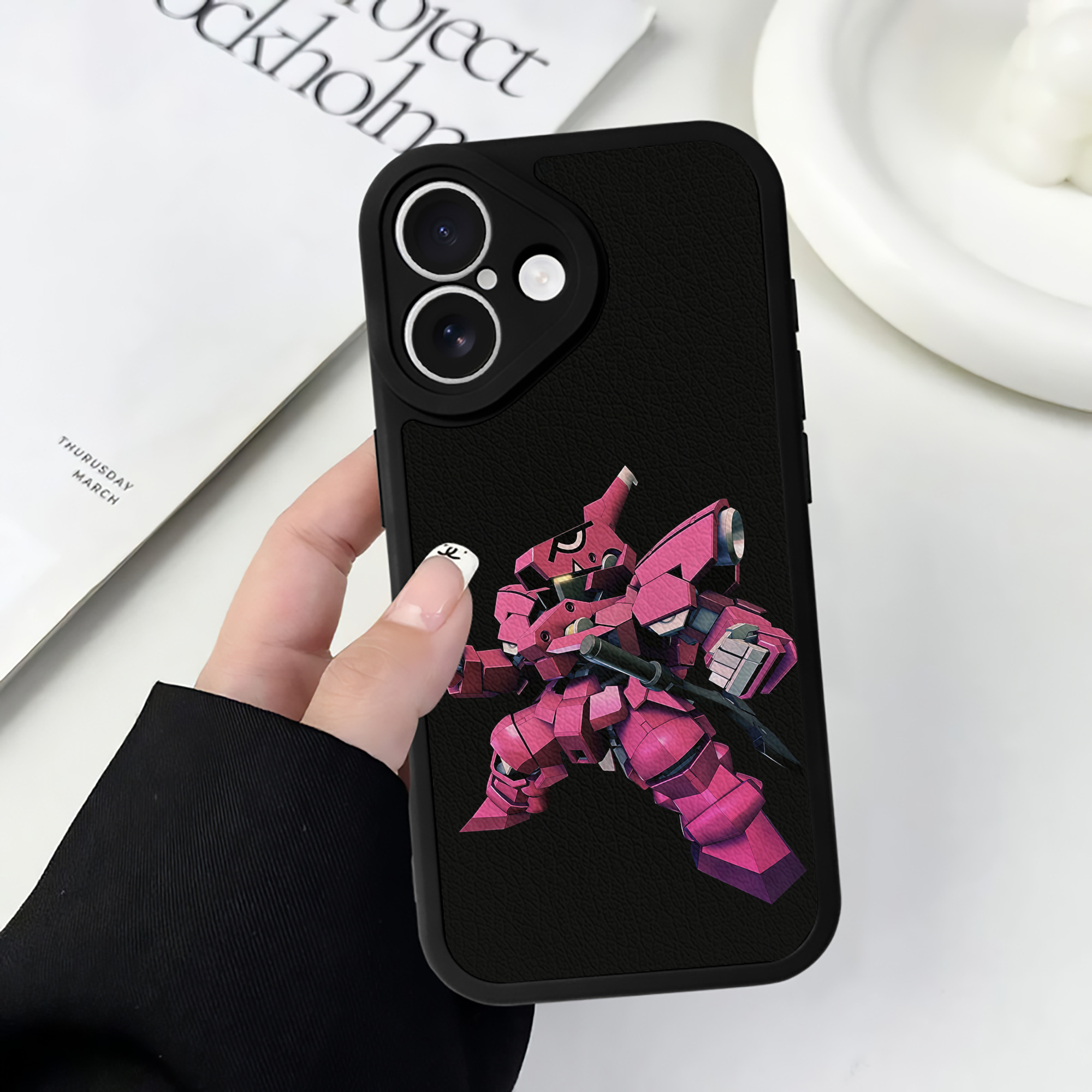 （画像用） 機動戦士ガンダム Mobile Suit Gundam 【iPhone 16シリーズ対応】シリコンスマホケース（レザー調） 材質：シリコン